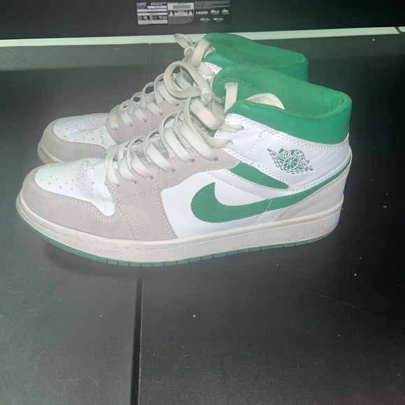 Jordan Other - Air Jordan 1 Mid Green